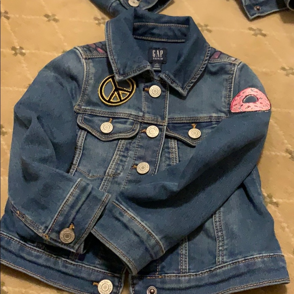 Hand painted gap kids jacket with the initial B!